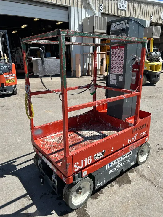 2017 Skyjack SJ16 Self-Propelled One-Person Lift