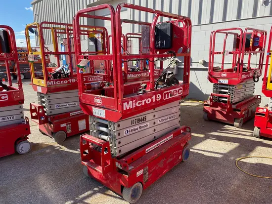 2018 MEC MICRO 19 Scissor Lift