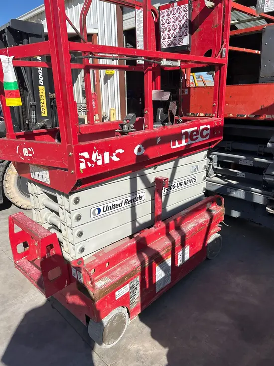 2019 MEC MICRO 19 Scissor Lift