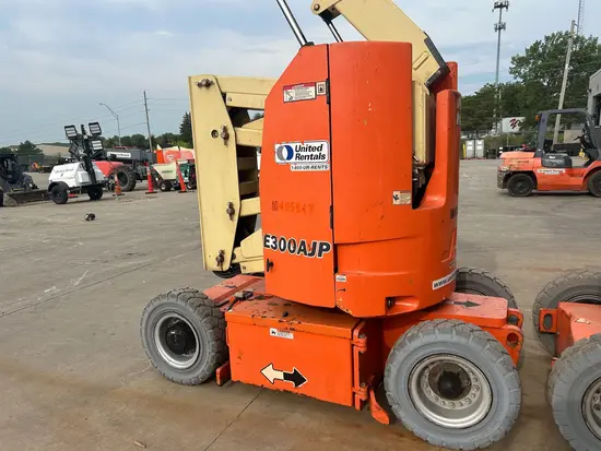 2016 JLG E300AJP Articulating Boom Lift