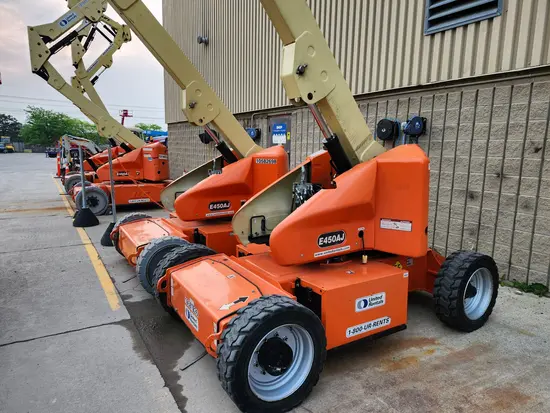 2017 JLG E450AJ Articulating Boom Lift