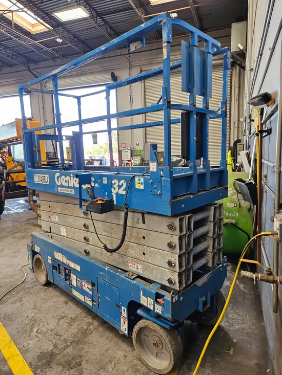 2016 Genie GS-3232 Scissor Lift