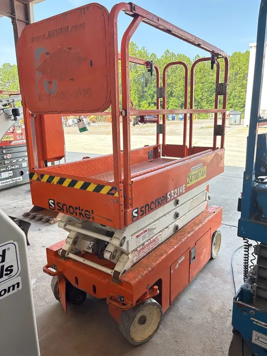 2019 Snorkel S3226E Scissor Lift
