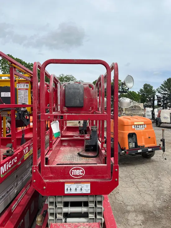 2018 MEC 1330SE Scissor Lift