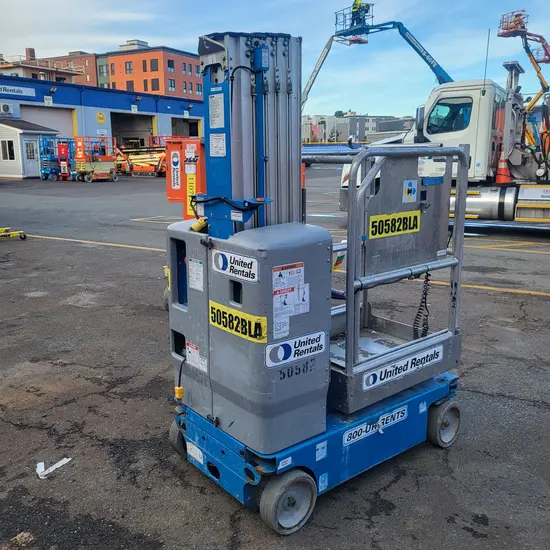 2017 Genie GR-20 Self-Propelled One-Person Lift