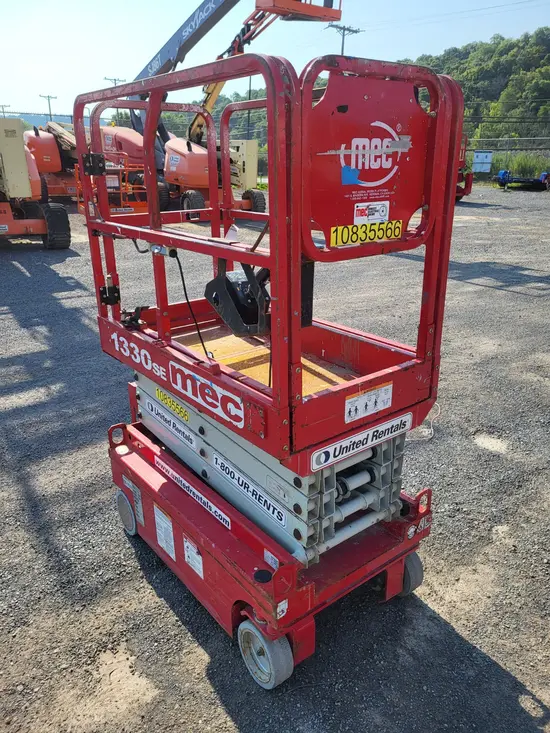2018 MEC 1330SE Scissor Lift
