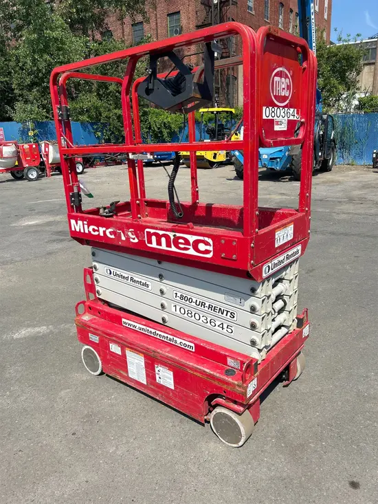 2018 MEC MICRO 19 Scissor Lift