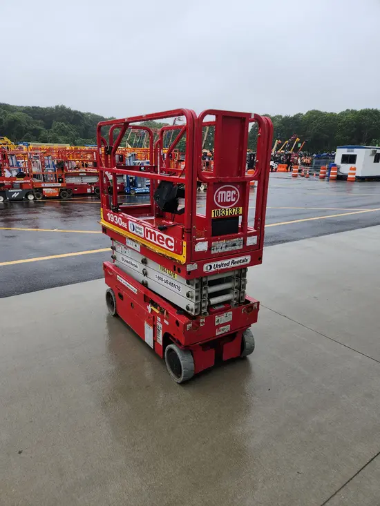 2018 MEC 1930SE Scissor Lift