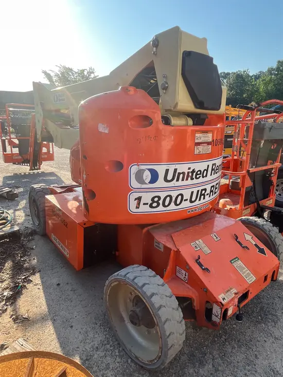 2017 JLG E400AJPN Articulating Boom Lift