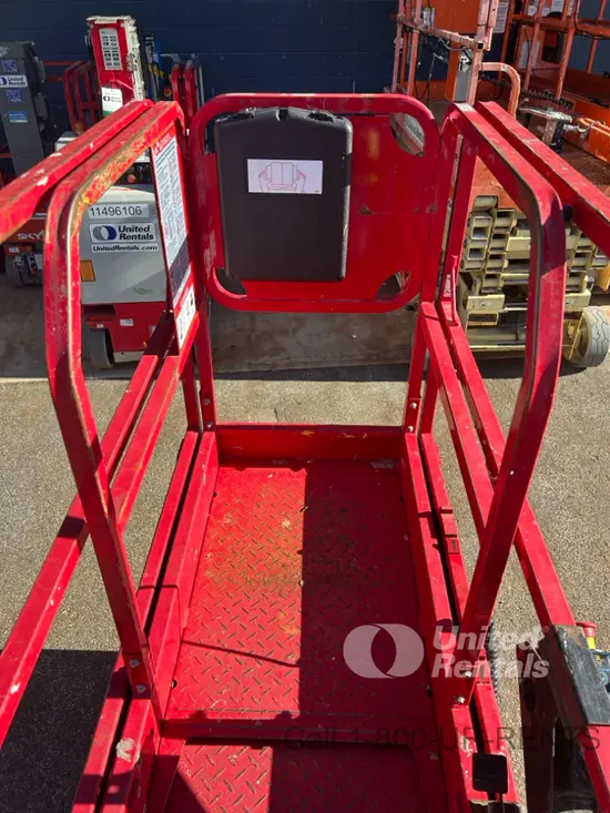 2018 MEC MICRO 19 Scissor Lift