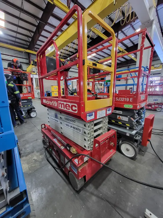 2019 MEC MICRO 19 Scissor Lift