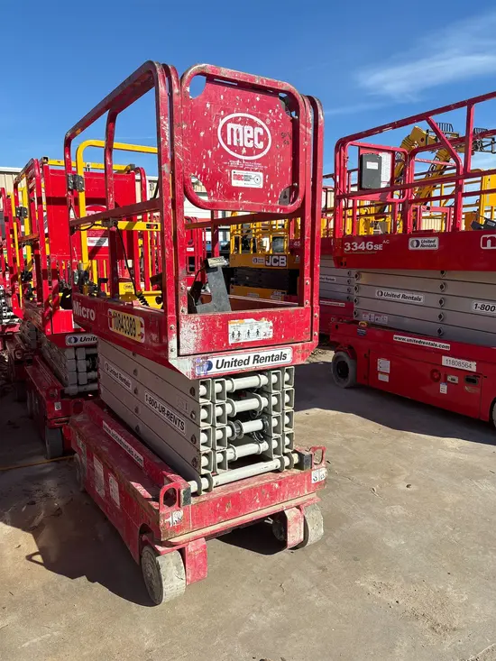 2018 MEC MICRO 19 Scissor Lift