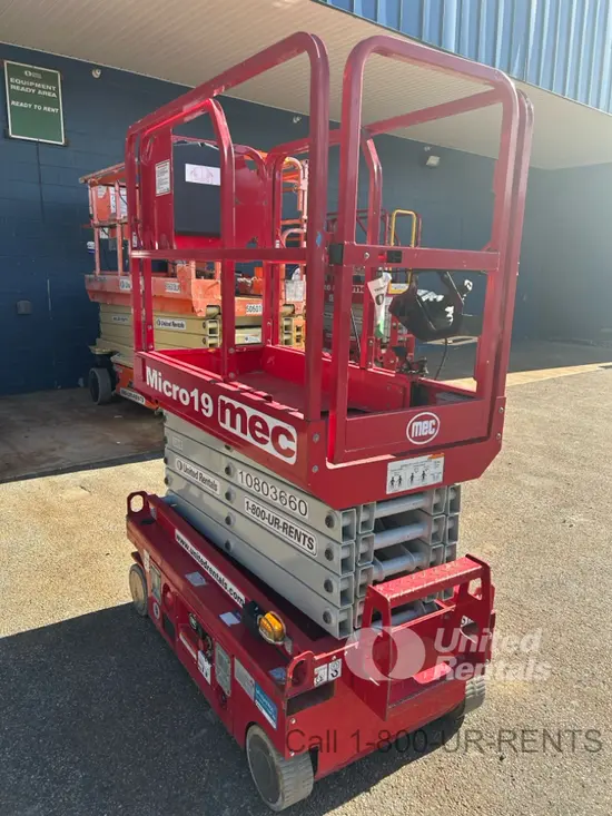 2018 MEC MICRO 19 Scissor Lift