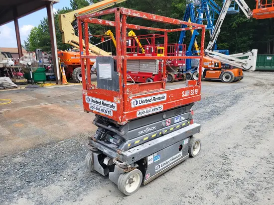 2017 Skyjack SJIII3219 Scissor Lift