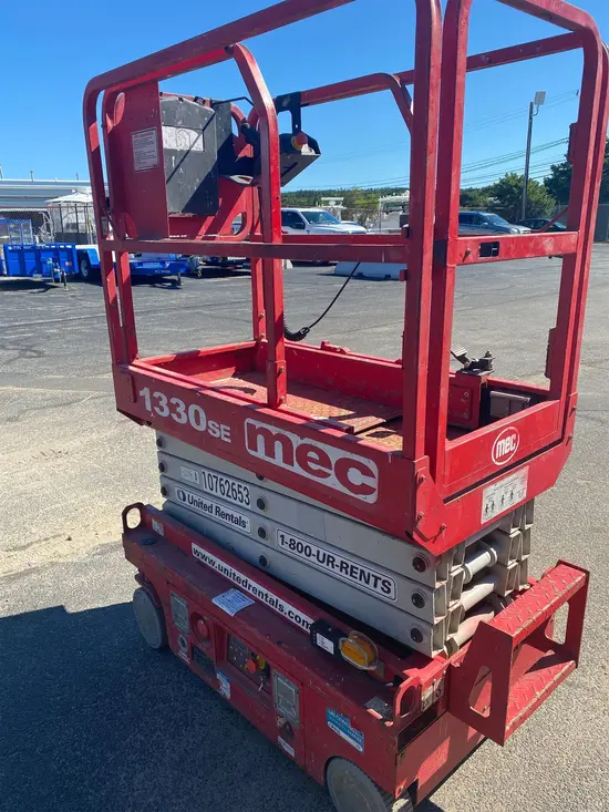 2018 MEC 1330SE Scissor Lift