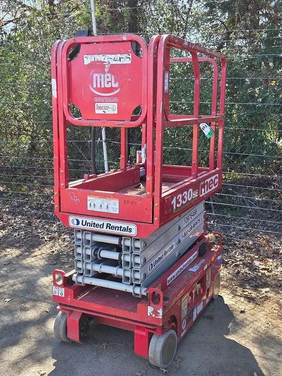 2019 MEC 1330SE Scissor Lift
