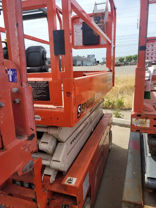 2018 Snorkel S3219E Scissor Lift