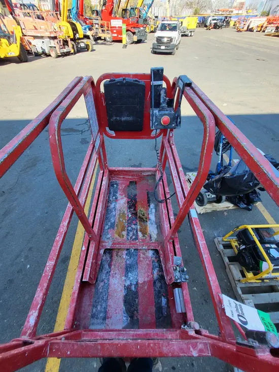 2017 MEC 1330SE Scissor Lift