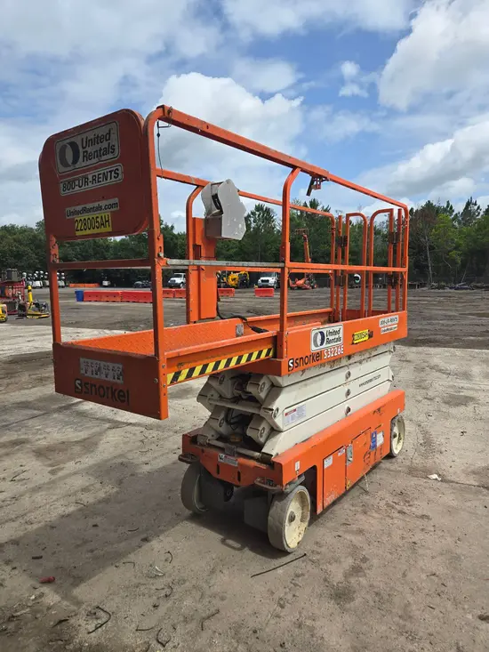 2019 Snorkel S3226E Scissor Lift