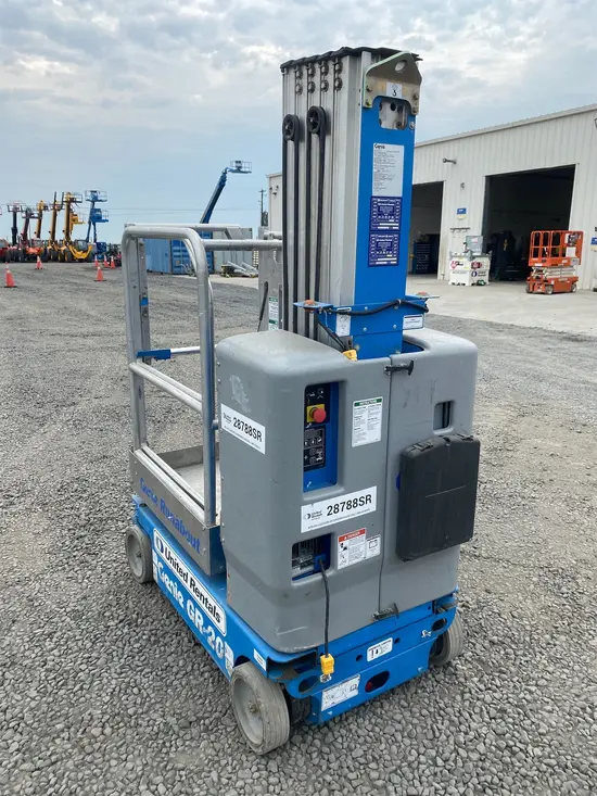 2017 Genie GR-20 Self-Propelled One-Person Lift