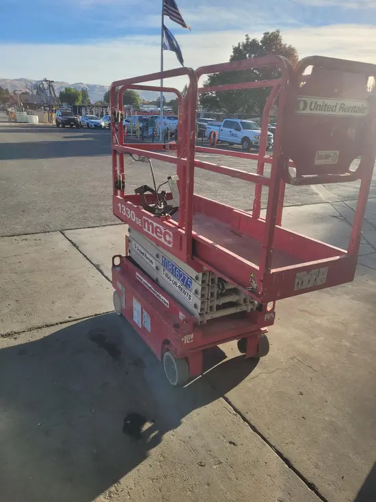2018 MEC 1330SE Scissor Lift