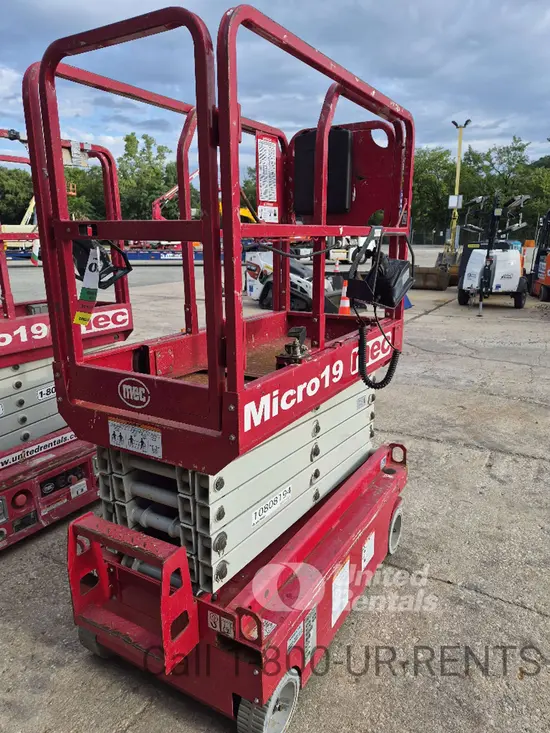 2018 MEC MICRO 19 Scissor Lift