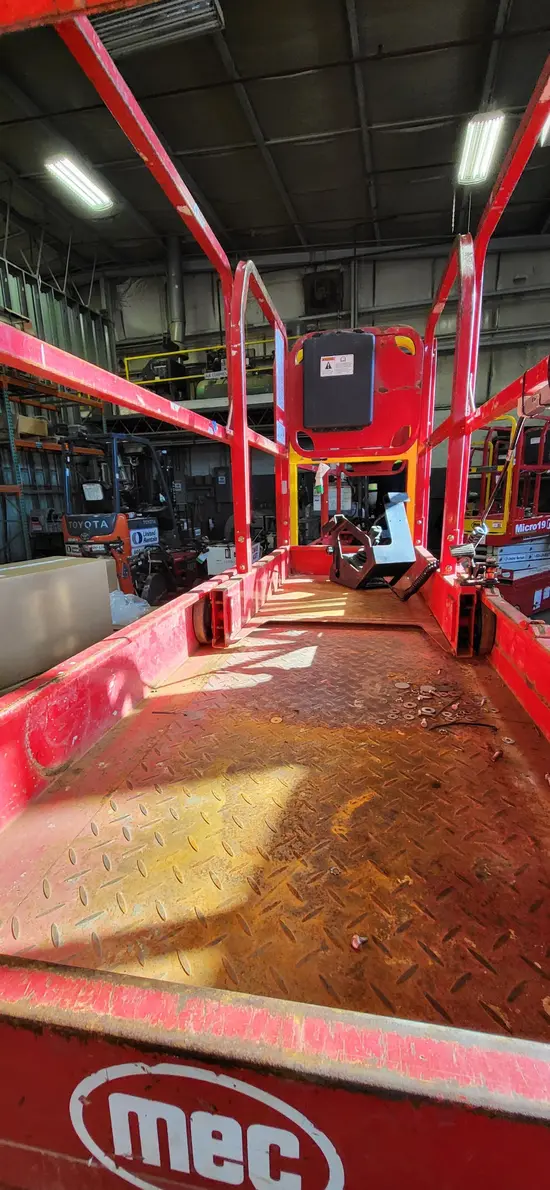 2018 MEC MICRO 19 Scissor Lift