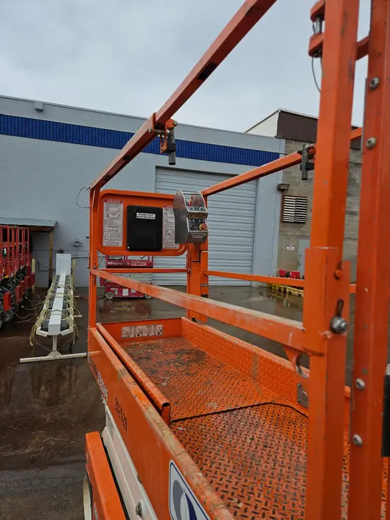 2019 Snorkel S3226E Scissor Lift
