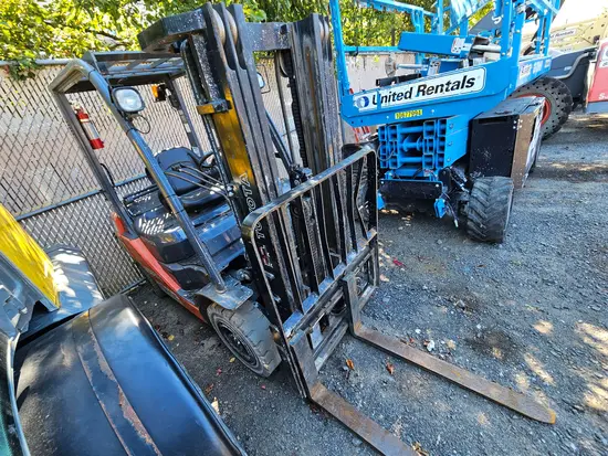 2016 Toyota 8FGU25 Warehouse Forklift