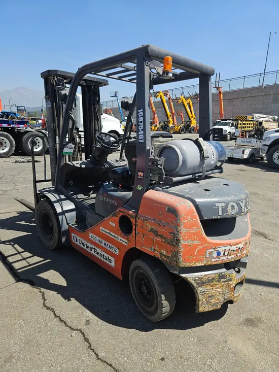 2019 Toyota 8FGU25 Warehouse Forklift