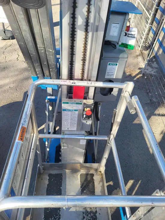 2018 Genie AWP-40SDC Pusharound Lift