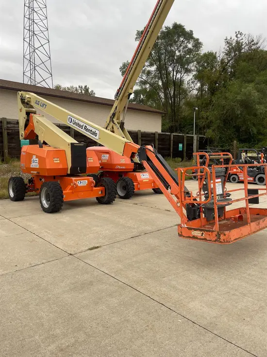 2017 JLG 800AJ Articulating Boom Lift