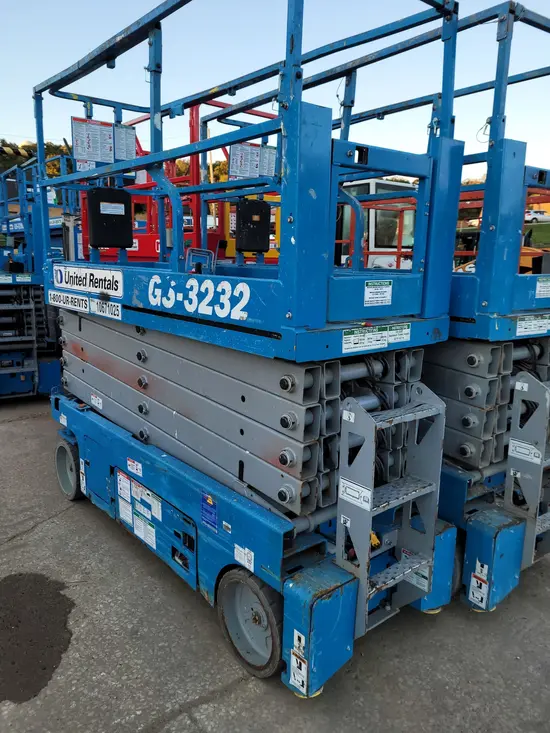 2017 Genie GS-3232 Scissor Lift
