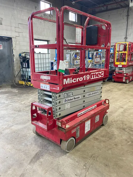 2018 MEC MICRO 19 Scissor Lift