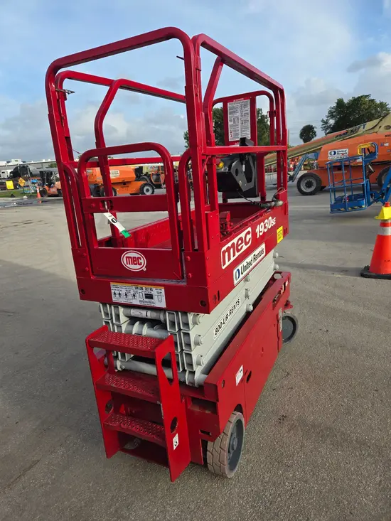 2017 MEC 1930SE Scissor Lift