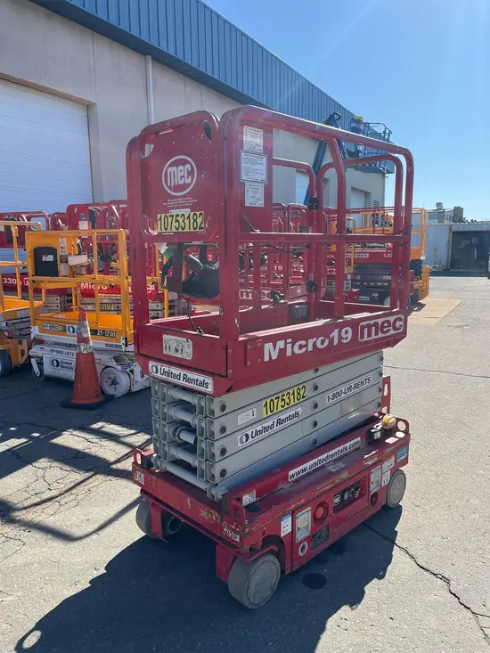 2018 MEC MICRO 19 Scissor Lift
