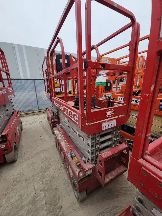 2019 MEC MICRO 19 Scissor Lift