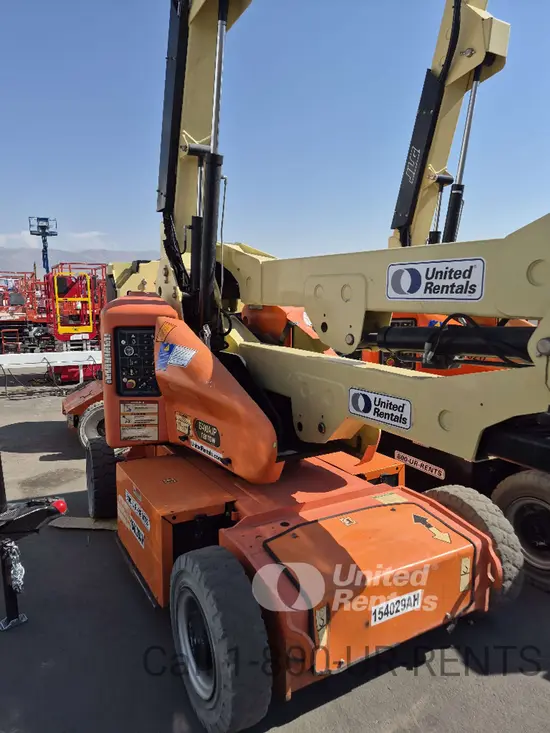 2015 JLG E400AJPN Articulating Boom Lift