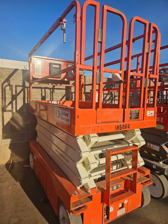 2017 Snorkel S4732E Scissor Lift
