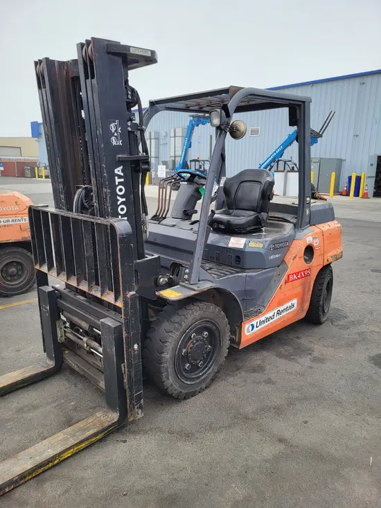 2016 Toyota 8FD35U Warehouse Forklift
