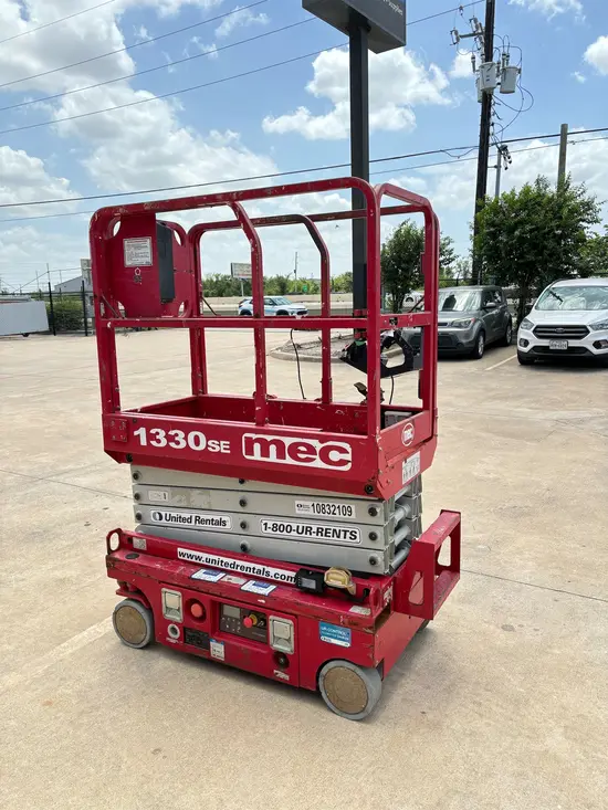 2018 MEC 1330SE Scissor Lift