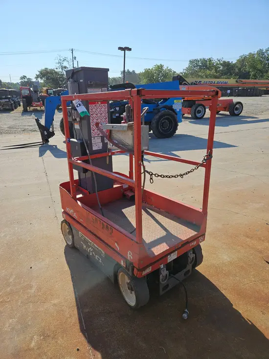 2017 Skyjack SJ16 Self-Propelled One-Person Lift