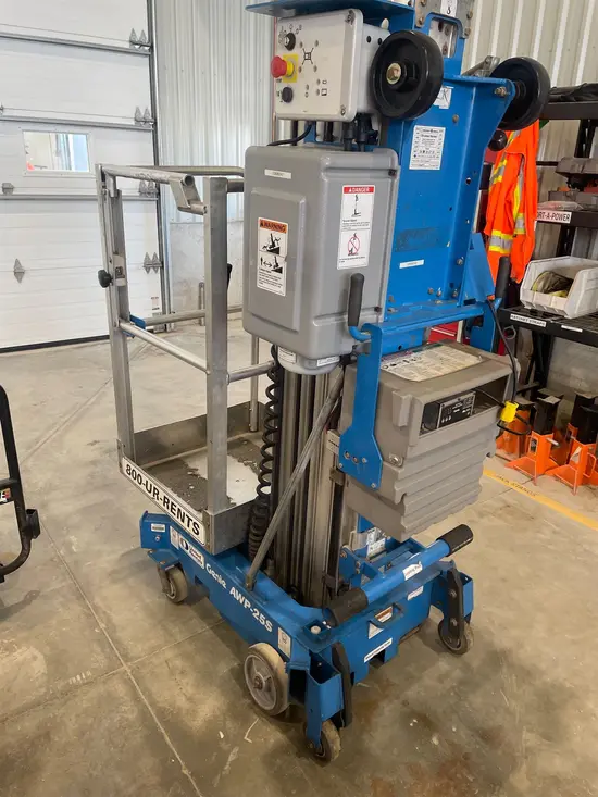 2019 Genie AWP-25SDC Pusharound Lift