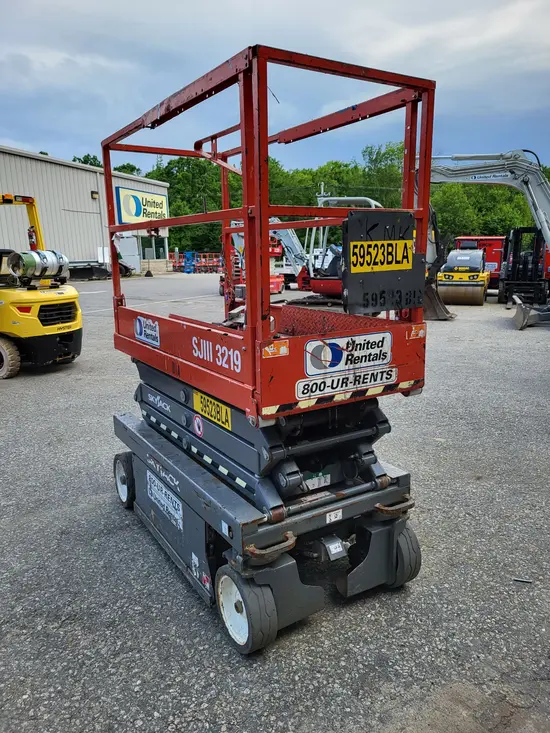 2018 Skyjack SJIII3219 Scissor Lift