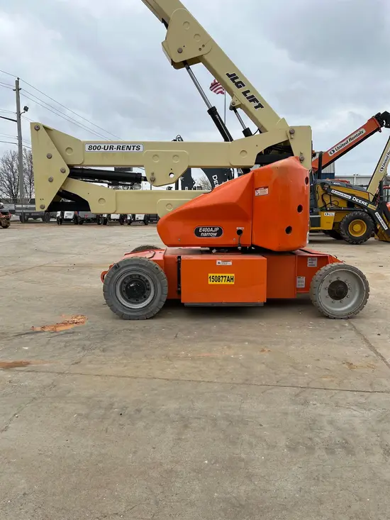 2015 JLG E400AJPN Articulating Boom Lift
