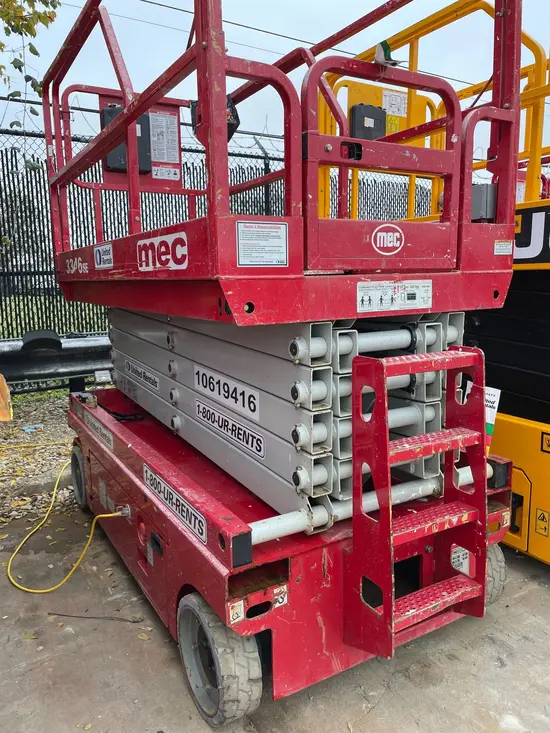 2017 MEC 3346SE Scissor Lift