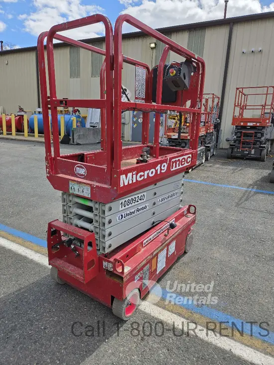 2018 MEC MICRO 19 Scissor Lift