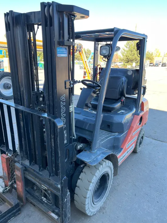 2019 Toyota 8FGU25CNG Warehouse Forklift