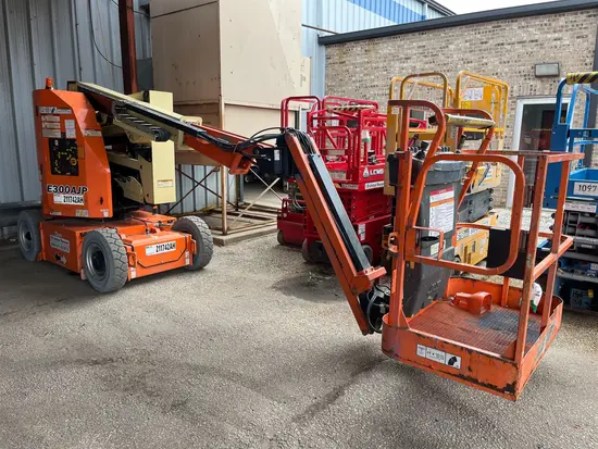 2018 JLG E300AJP Articulating Boom Lift