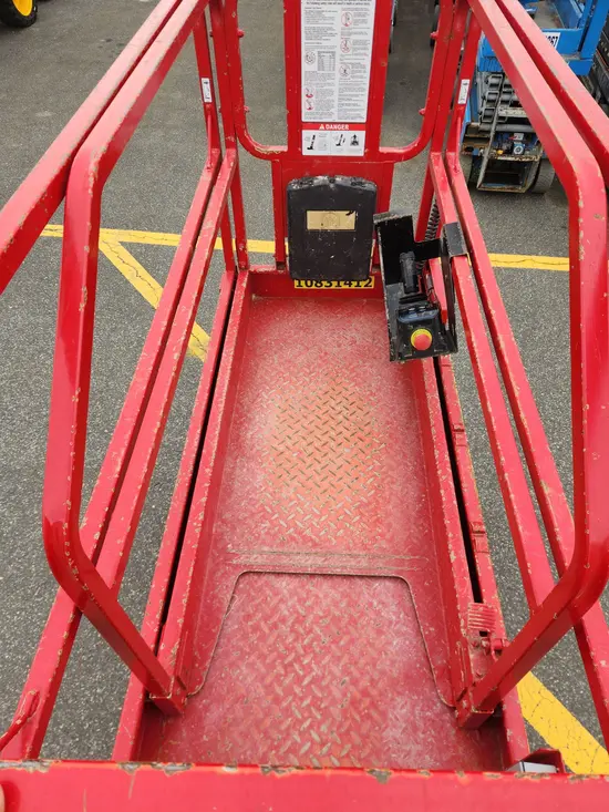 2018 MEC 1930SE Scissor Lift